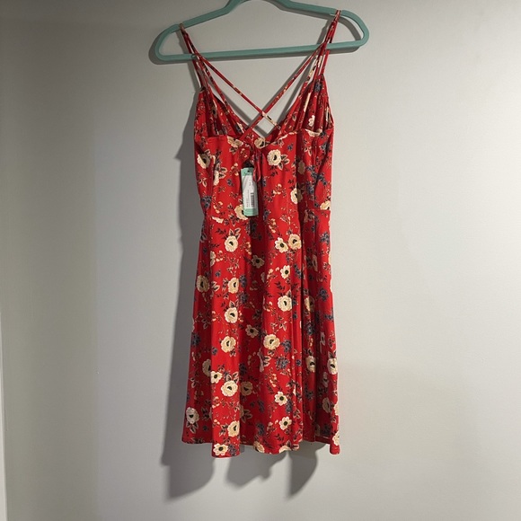 Nine Britton Dresses & Skirts - Red floral mini dress